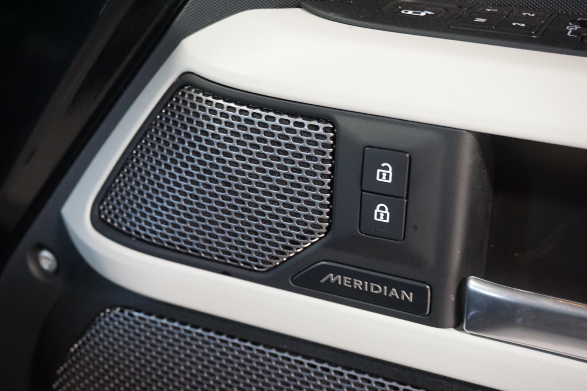 Land Rover Defender 110 3.0 D250 MHEV XS Edition SUV 5dr Diesel Auto 4WD Euro 6 (s/s) (250 ps)